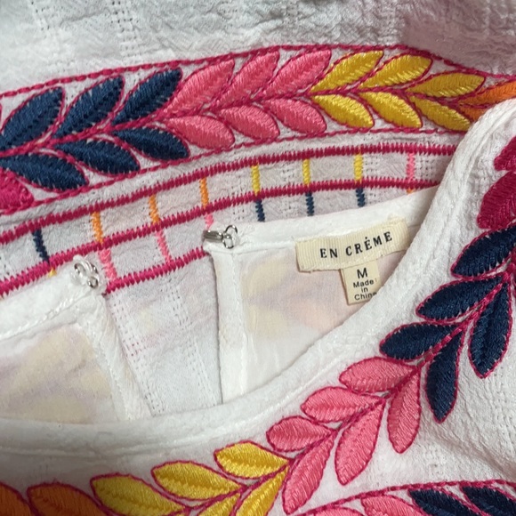 GEO EMBROIDERY BUTTERFLY SLEEVE BLOUSE - Picture 5 of 5